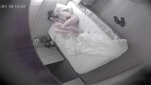 【自拍偷拍】乐橙酒店偷拍视频流出第一集