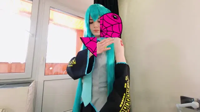 【欧美劲爆】可爱的初音未来在演唱会后来访粉丝