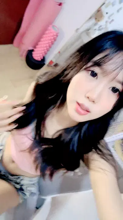 【国产主播】七夕送礼物！绿播区美少女性感睡衣脱衣舞，小尺度诱惑