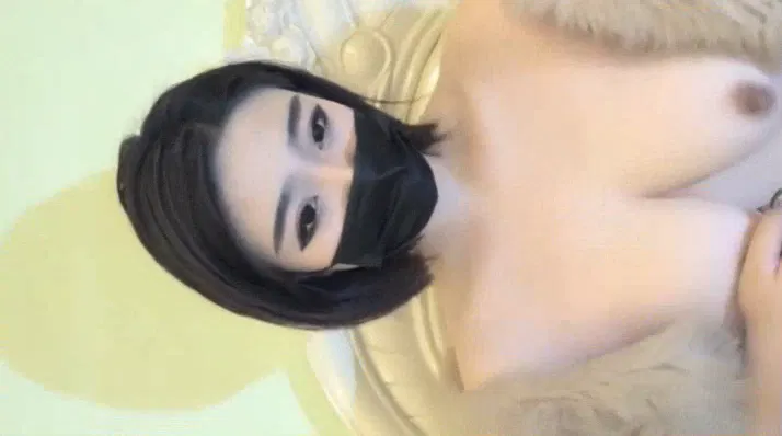 【自拍偷拍】短发御姐丰满身材，私处特写自摸